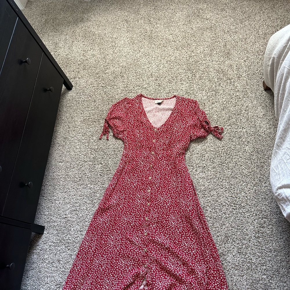 Cute red sundress!